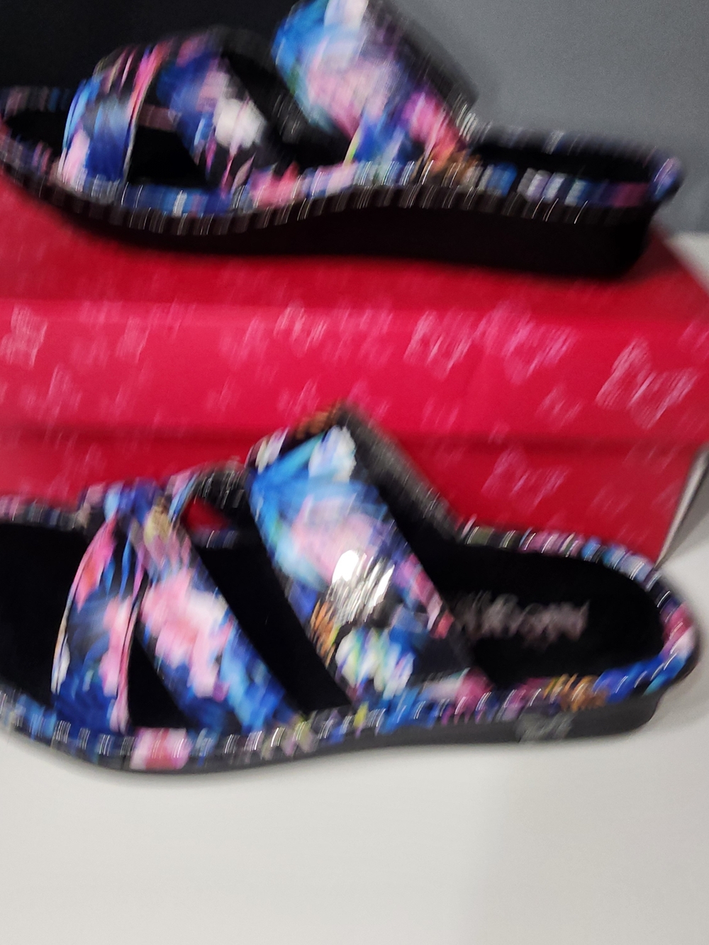 Alegria Tropical Floral Slide Sandals in Black, Pink, Blue Size 7 Comfort - Picture 3 of 12